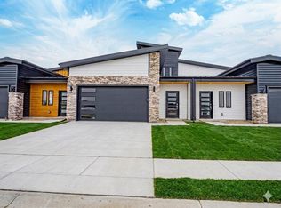 246 Sawgrass Dr, Crown Point, IN 46307