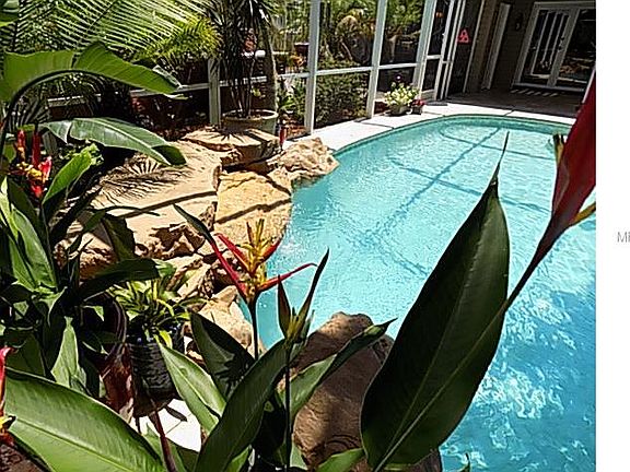 2nd image of 115 Sunlit Cove Dr NE