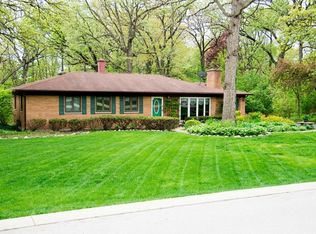 491 W Creekwood Dr, Palatine, IL 60074