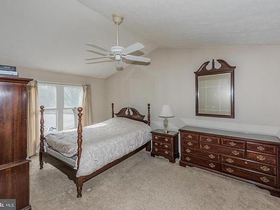 3rd image of 3320 Cara Ct
