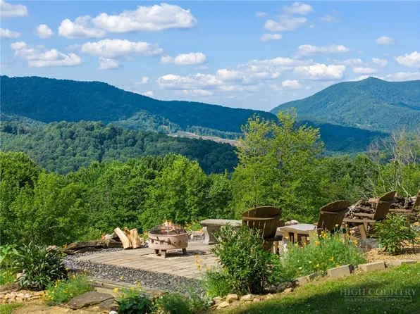 1013 Perry Road, West Jefferson, NC 28694