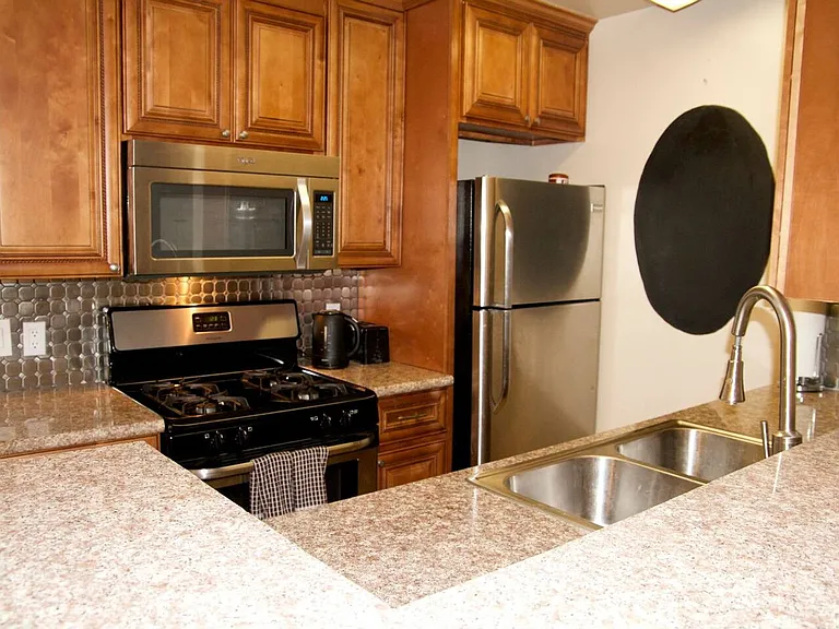 20/20 Villa Apts — Photo 18