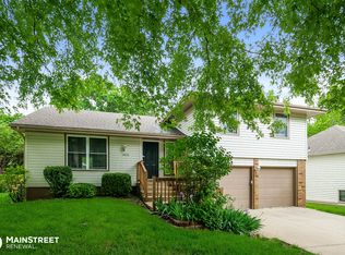 1826 S Abbey Cir, Olathe, KS 66062
