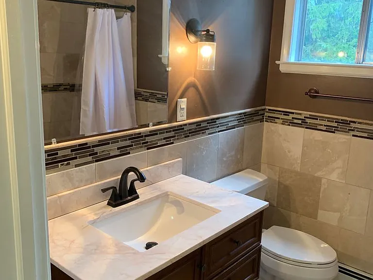 384 Matthews St — Photo 13