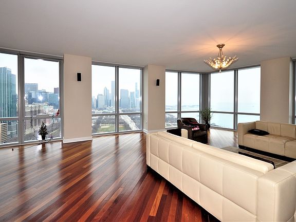 5th image of 1211 S Prairie Ave APT 3201