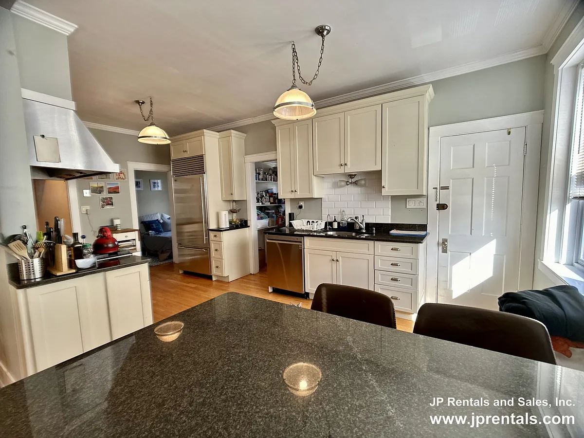 Building Photo - 476 Jamaicaway #2