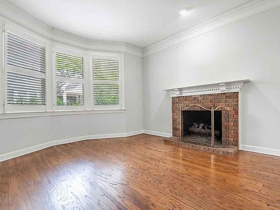 4th image of 1570 Eastmoreland Ave