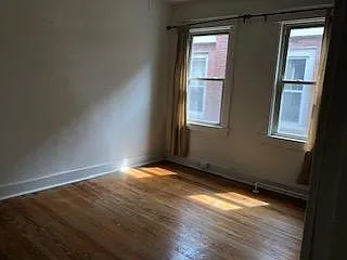 5542 Hobart St — Photo 4