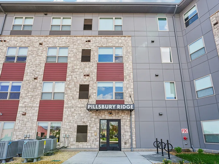 180 W Burnsville Pkwy — Photo 2