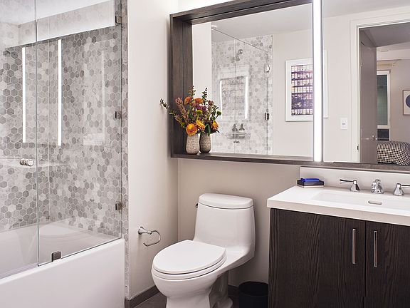 4th image of 1601 Mariposa St #160