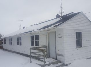 824 S 35th St, Manitowoc, WI 54220