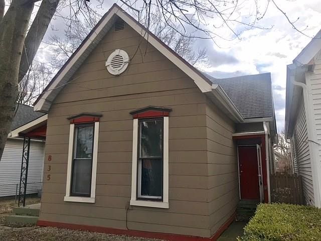 2nd image of 833 Cottage Ave