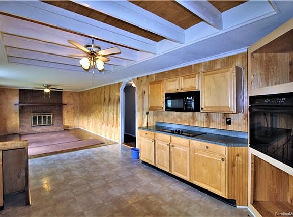 4th image of 1480 Sunshine Ln