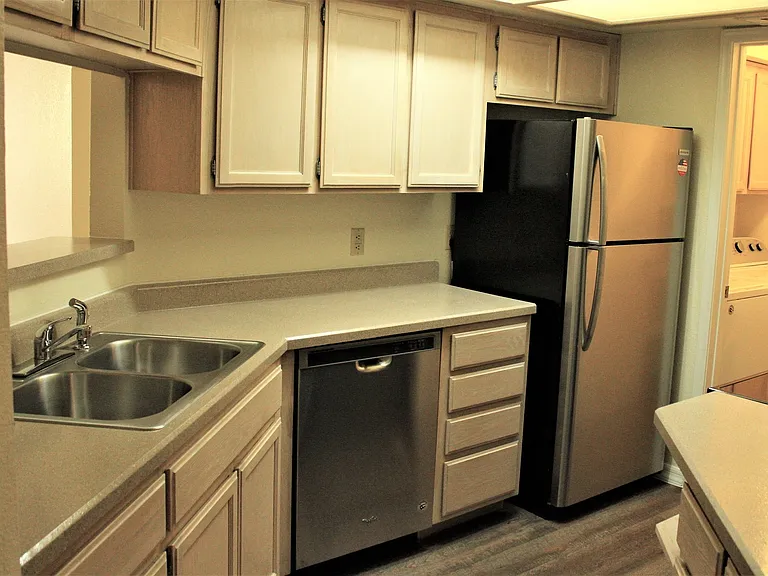5104 N 32nd St #214 — Photo 3