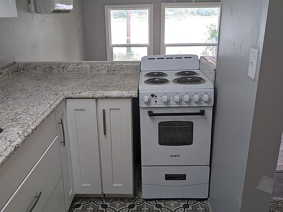 3rd image of 220 Mirror Lake Dr #B