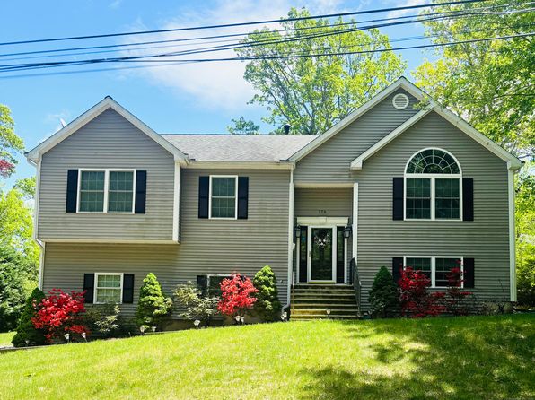 126 Conrad Dr, New Haven, CT 06515