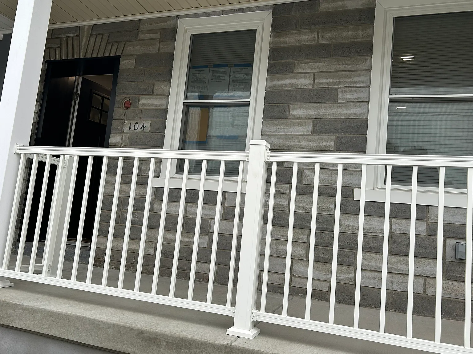 3 bed, 2.5 bath, 2300 sqft, $2,500 — Photo 3