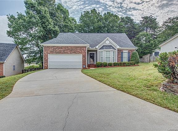 2nd image of 1632 Brookhaven Dr