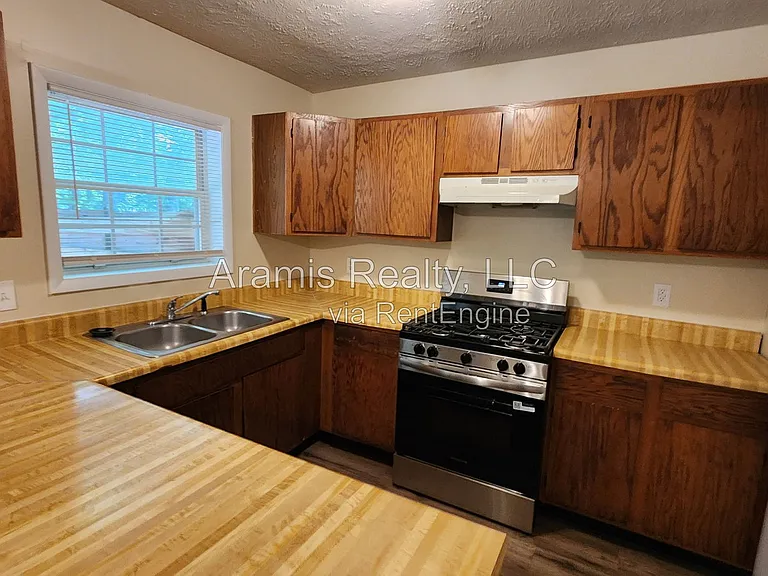 2320 Highpoint Rd #1 — Photo 2