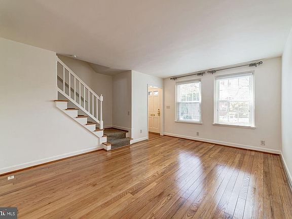 5th image of 3431 S Stafford St #A