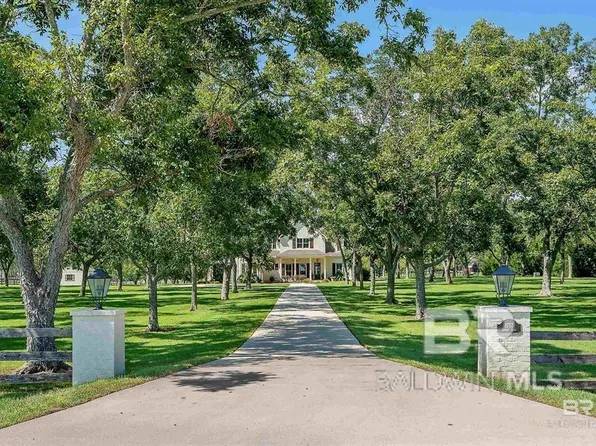 8753 Bishop Rd, Fairhope, AL 36532