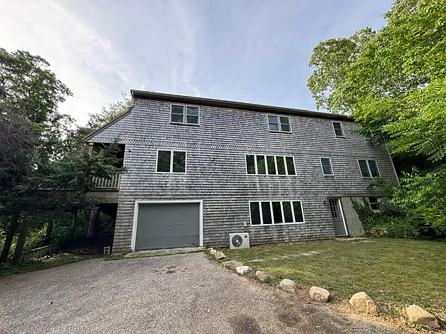 4 bed, 2743 sqft, $4,300 — Photo 2