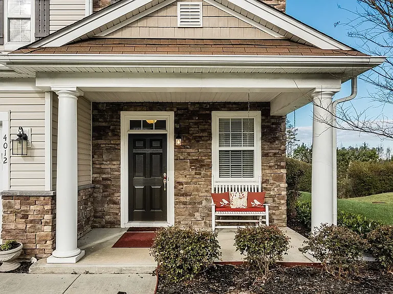 4012 Jockey Club Cir — Photo 2