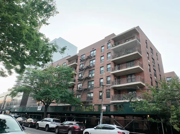 13705 Franklin Ave APT 2H, Flushing, NY 11355