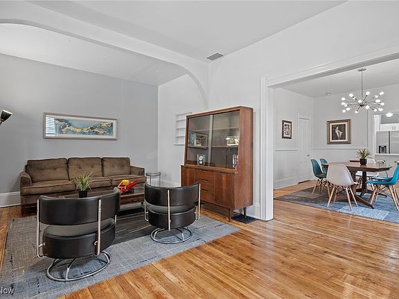 5th image of 1335 W 83rd St