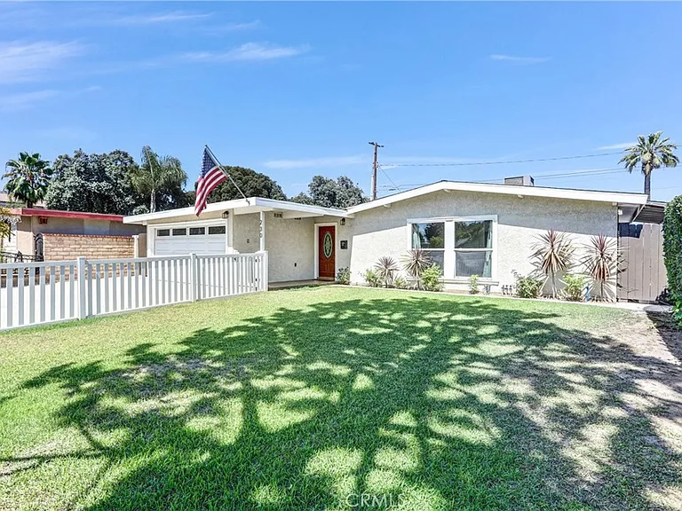230 N Calvados Ave — Photo 3