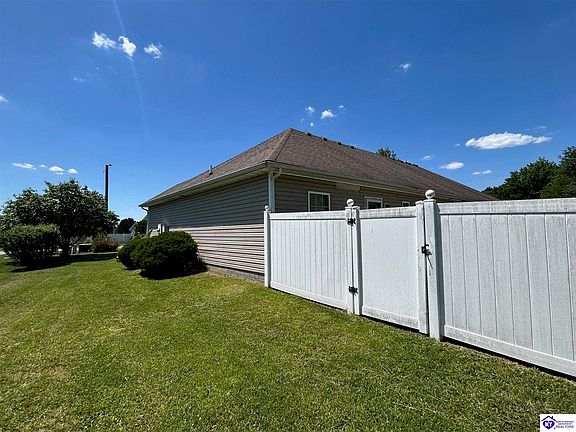 5th image of 166 Applewood Ln