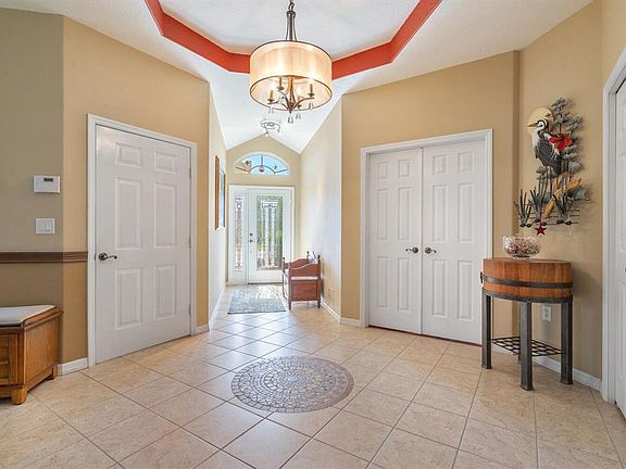 5th image of 575 Eden Dr