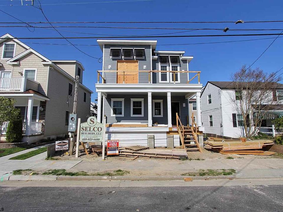 1st image of 105 N Douglas Ave