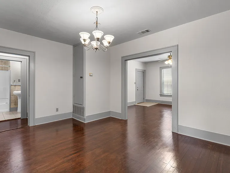 2811 Lawrence Rd — Photo 7