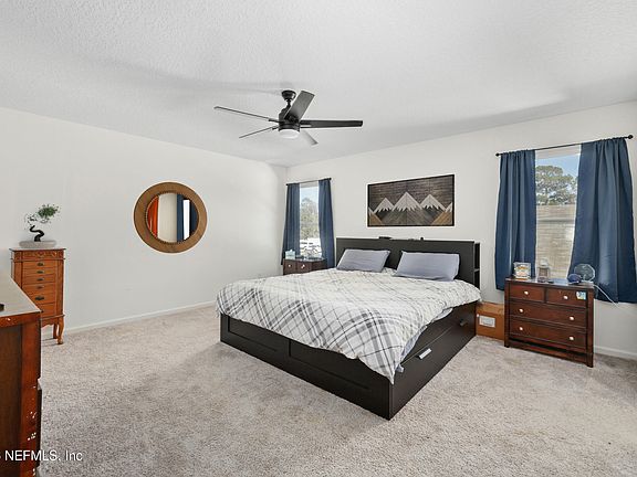 5th image of 724 LIBERTY Circle