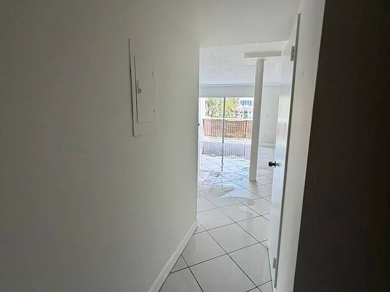 17800 Atlantic Blvd #Penthouse 1-15 — Photo 9