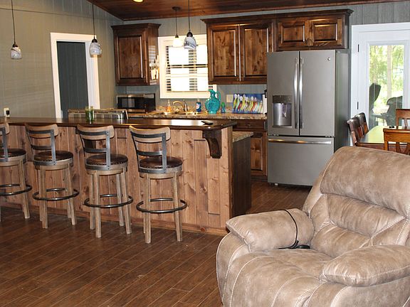 4th image of 110 Eagle View Dr