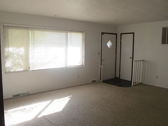 5th image of 3594 Wyandot Ln