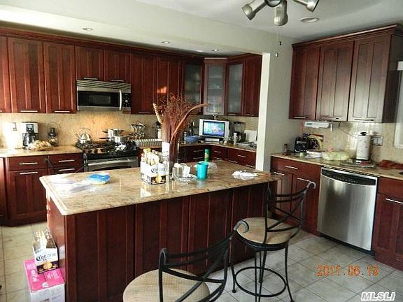 4th image of 11635 155th St