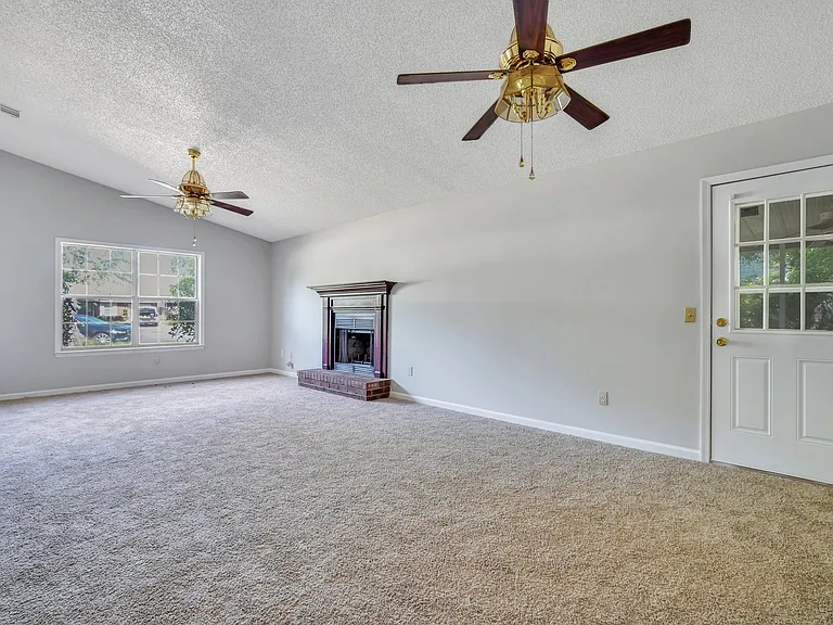 1109 Tomahawk Trl — Photo 13