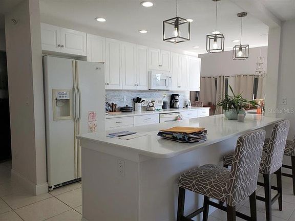 3rd image of 418 Medici Ct