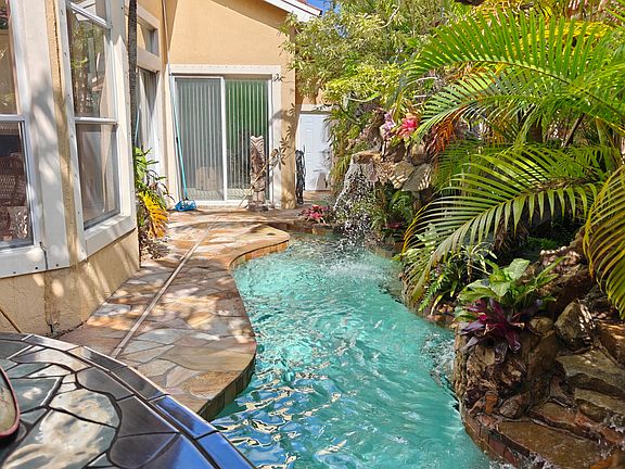 3rd image of 5880 NW 121 Avenue