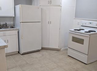 402 N Woodland Rd, Olathe, KS 66061