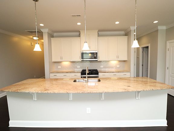 5th image of 410 Boscawen Ln