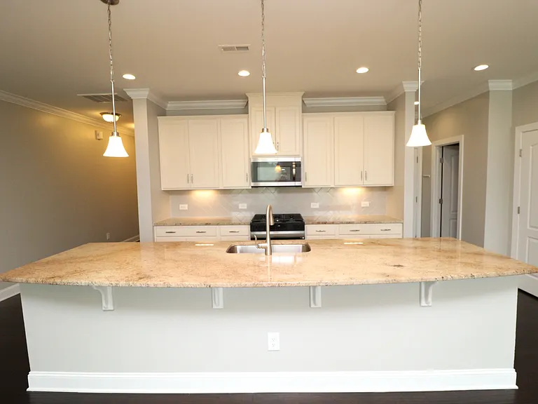 410 Boscawen Ln — Photo 5