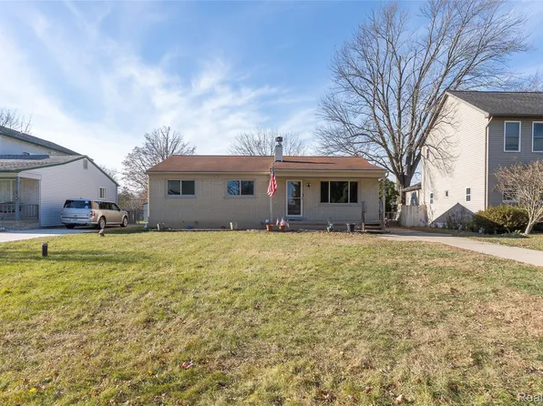 38815 Albert Blvd, Clinton Township, MI 48036