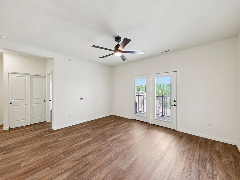 Thornwood Apartments — Photo 27