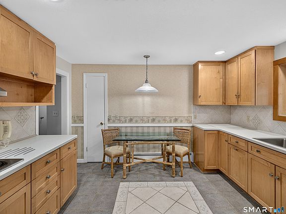 5th image of 35 Inchcliffe Drive
