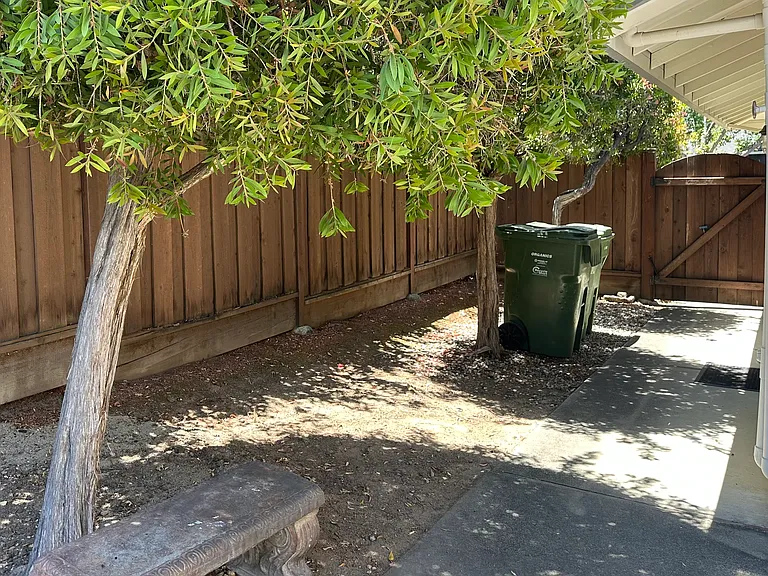 322 Castle Rock Rd — Photo 5
