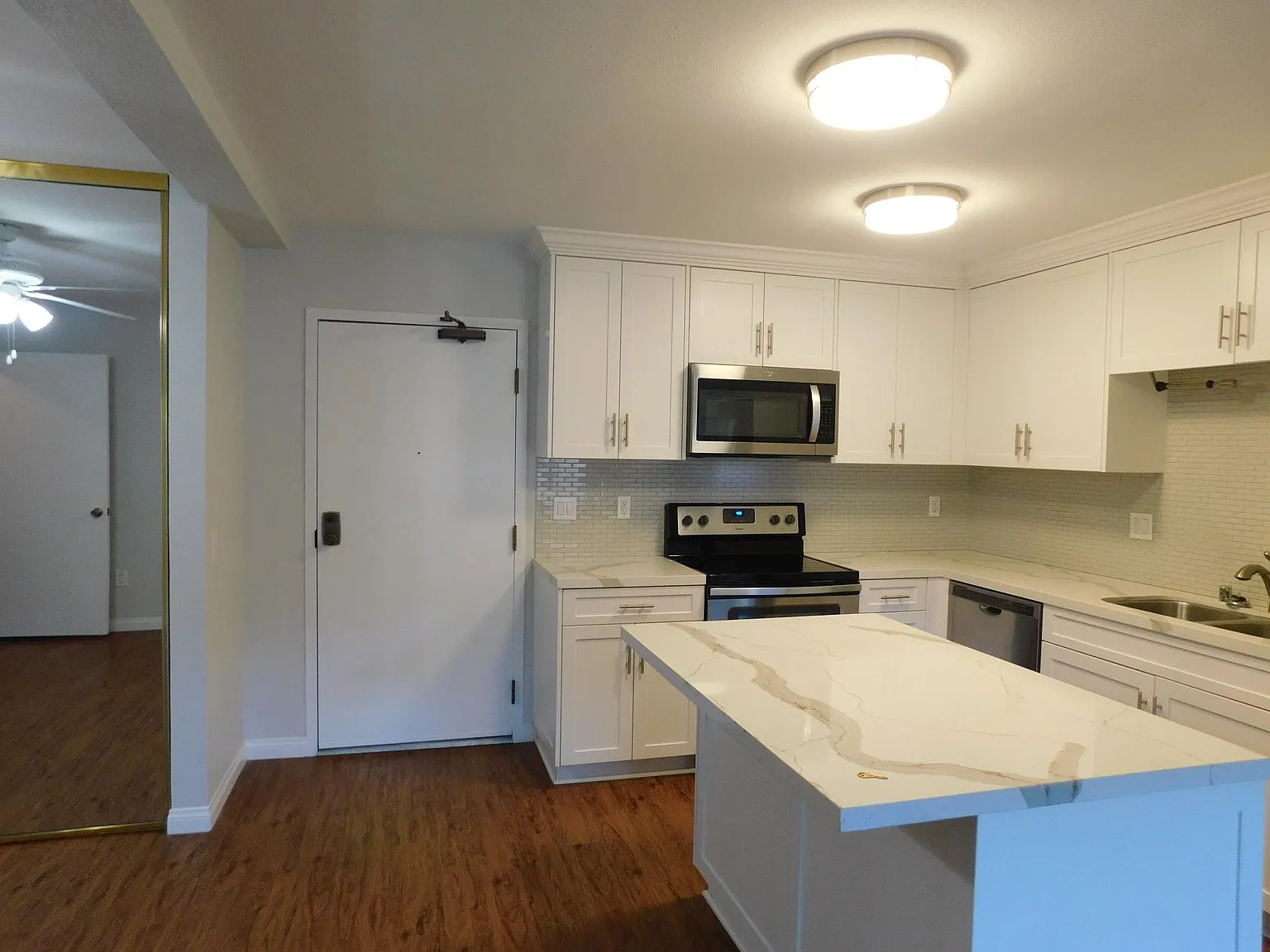 2 bed, 900 sqft, $2,850 — Photo 4